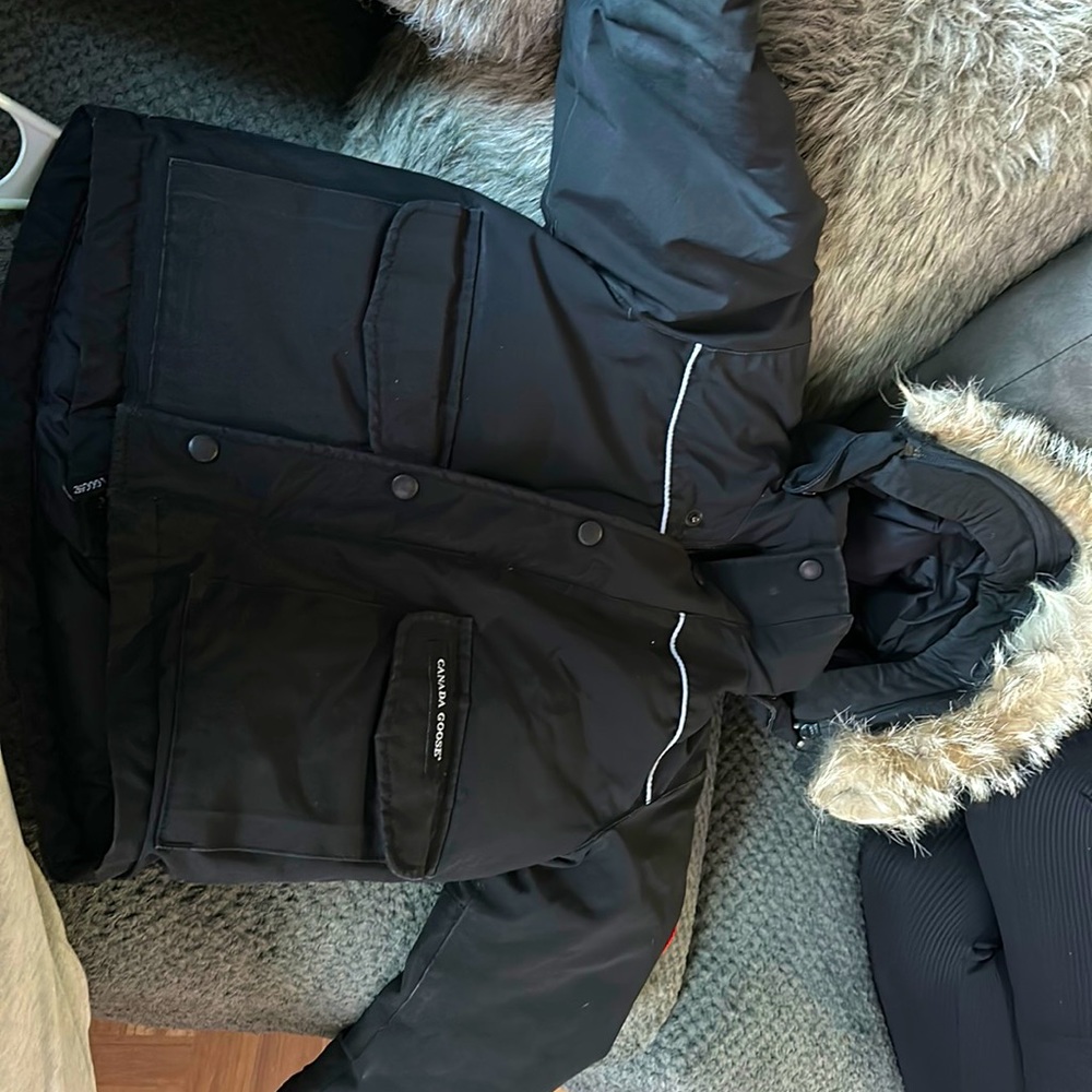 Canada goose coat size 4-5